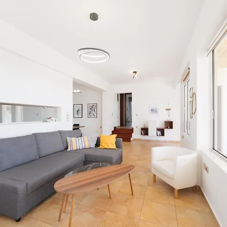 Sea Soon- Amazing Sea View Holiday home *
